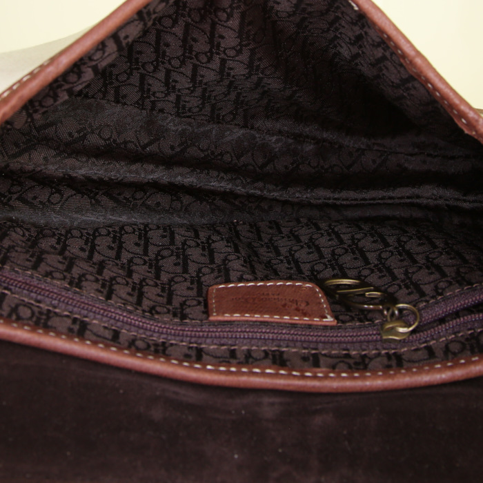 Dior Saddle handbag in beige canvas and brown leather - Detail D2