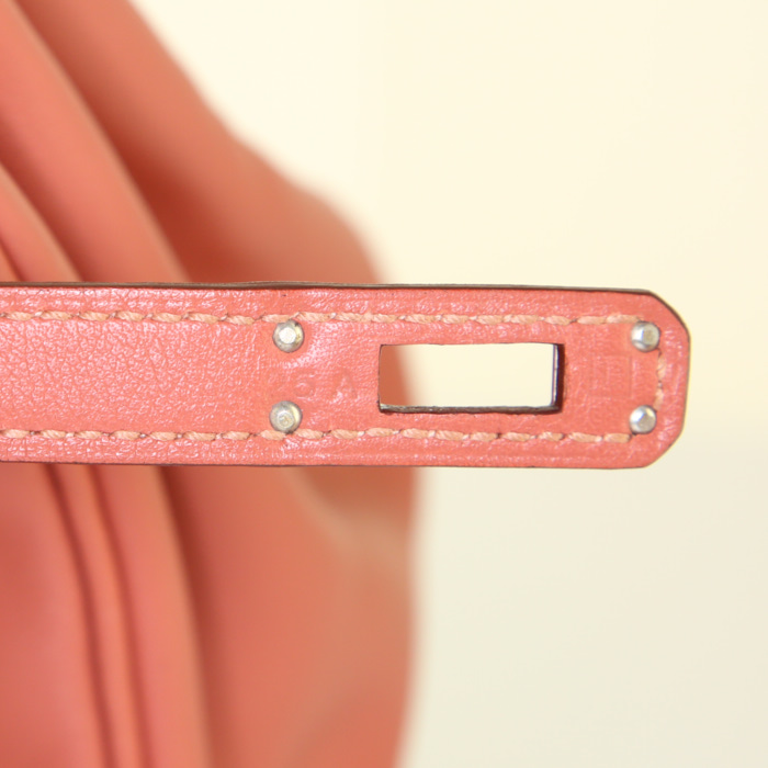 Hermès  Birkin 25 cm handbag  in pink Thé Swift leather - Detail D4
