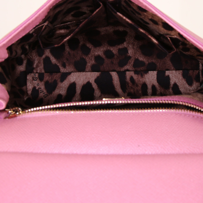 Borsa a tracolla Dolce & Gabbana Sicily in pelle martellata rosa - Detail D3