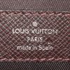 Borsa a tracolla Louis Vuitton Messenger in pelle taiga marrone - Detail D3 thumbnail