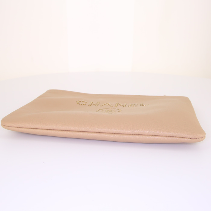 Bolsito de mano Chanel en cuero beige - Detail D4