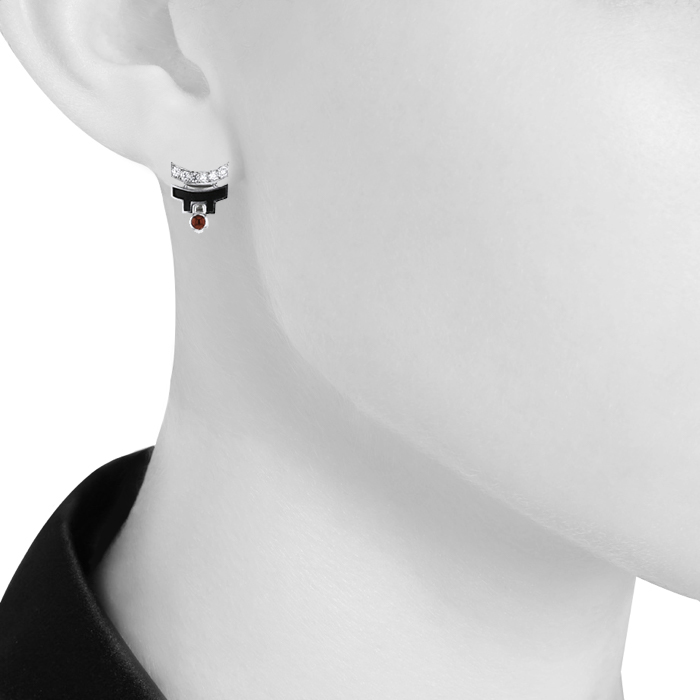 Pendientes Cartier Le Baiser du Dragon en oro blanco,  esmalte negro y diamantes y en rubíes