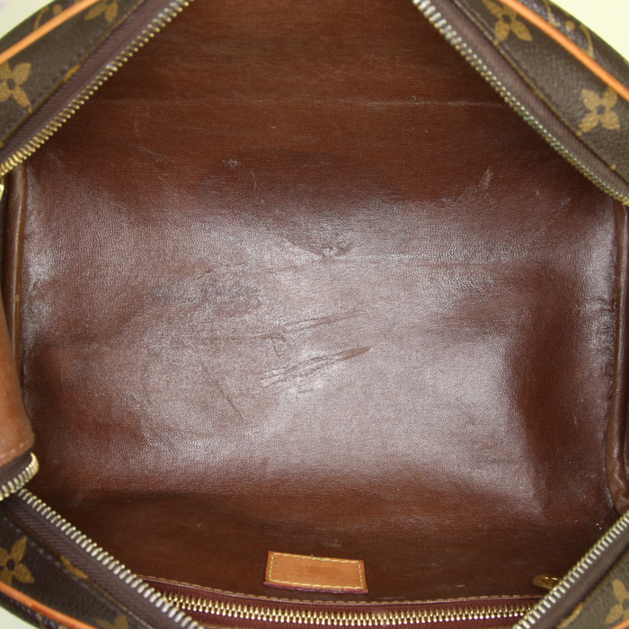 Nécessaire de toilette Louis Vuitton Toiletry en toile monogram marron et cuir naturel - Detail D2