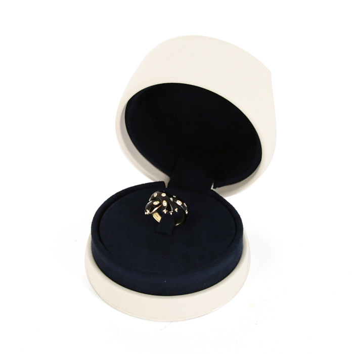 Fred Ombre Féline ring in yellow gold,  enamel and diamonds - Detail D2