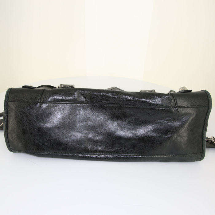 Balenciaga Work handbag in black leather - Detail D5