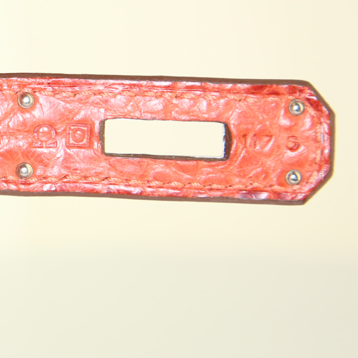 Bolso de mano Hermes Birkin 35 cm en aligátor naranja Sanguine - Detail D4