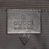 Sac bandoulière Gucci en cuir monogram empreinte marron - Detail D3 thumbnail