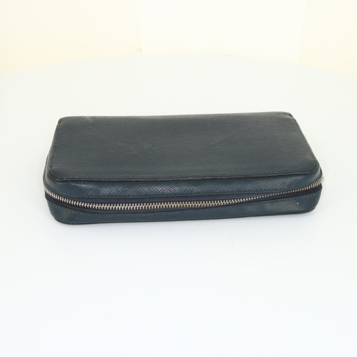 Portafogli Louis Vuitton Organizer in pelle taiga blu - Detail D4