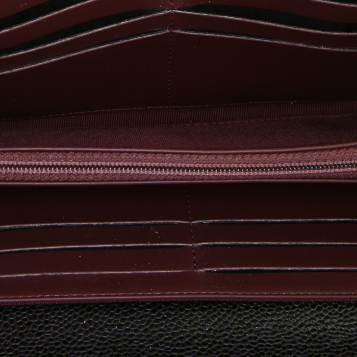 Billetera Chanel Classic Wallet en cuero granulado acolchado negro - Detail D2