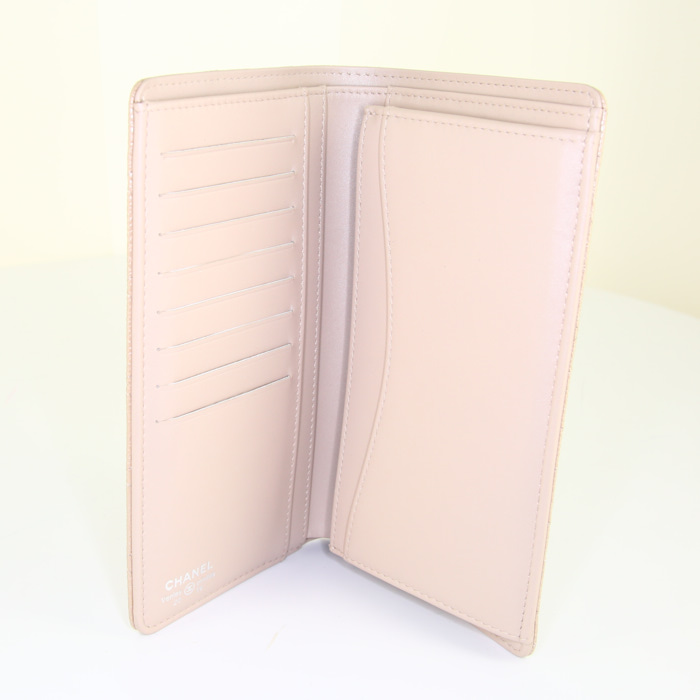 Chanel wallet in beige grained leather - Detail D2