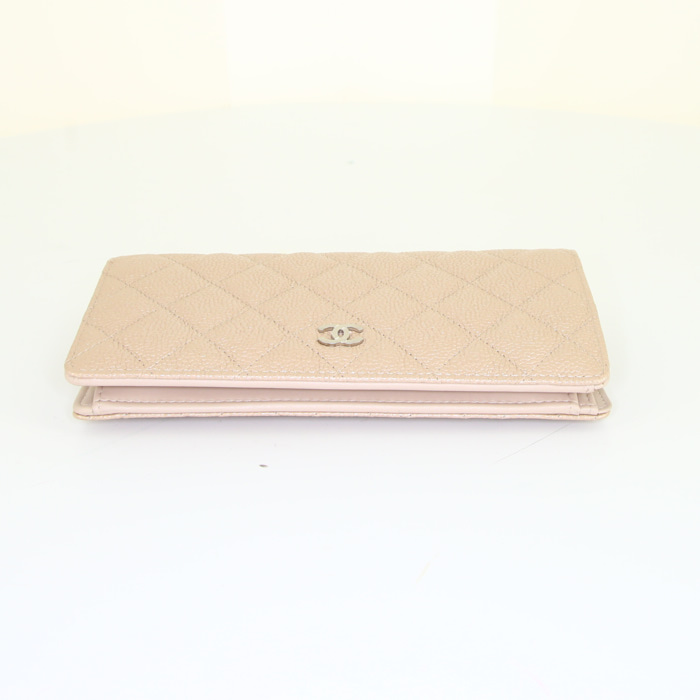 Chanel wallet in beige grained leather - Detail D4