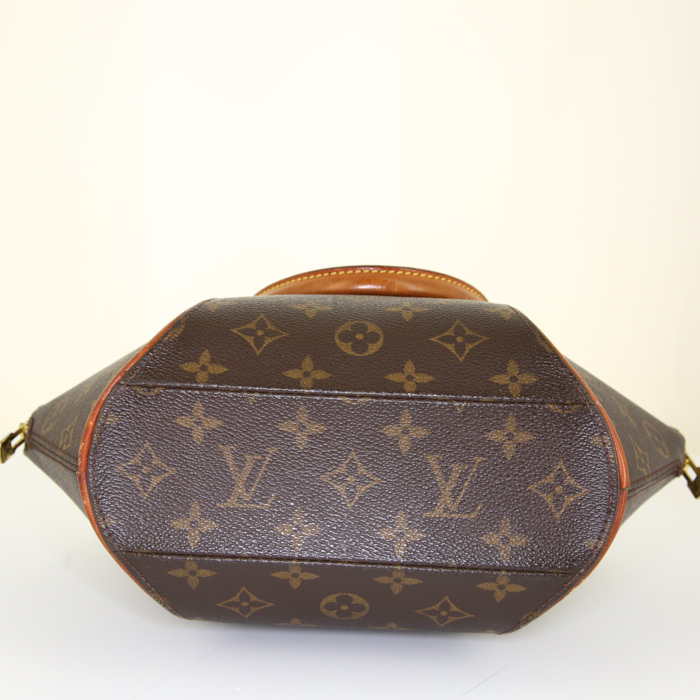Bolso de mano Louis Vuitton Ellipse modelo pequeño en lona Monogram marrón y cuero natural - Detail D4