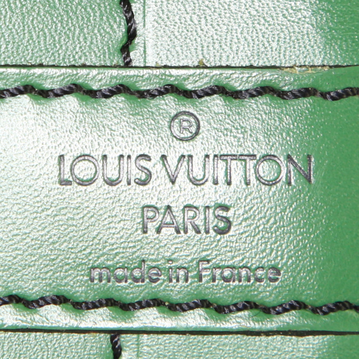 Sac cabas Louis Vuitton grand Noé grand modèle en cuir épi vert - Detail D3