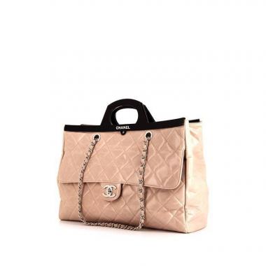 Bolso de CC Delivey Chanel en cuero acolchado beige