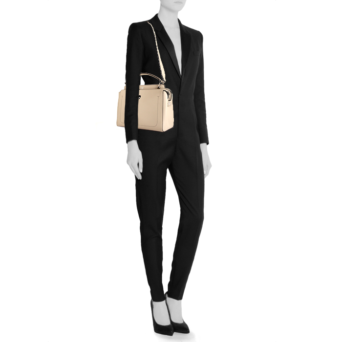 Sac porté épaule ou main Fendi Dotcom grand modèle en cuir beige - Detail D2