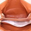 Bolso de mano Chanel en cuero acolchado naranja - Detail D2 thumbnail