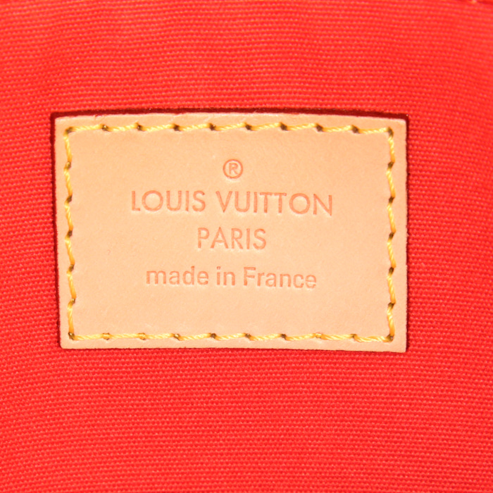 Bolso de mano Louis Vuitton Bellevue modelo pequeño en charol Monogram naranja y cuero natural - Detail D3