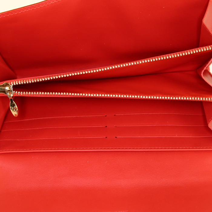 Louis Vuitton Sarah wallet in orange monogram leather - Detail D2