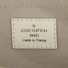 Sac à main Louis Vuitton Bowling en cuir épi blanc-cassé - Detail D3 thumbnail
