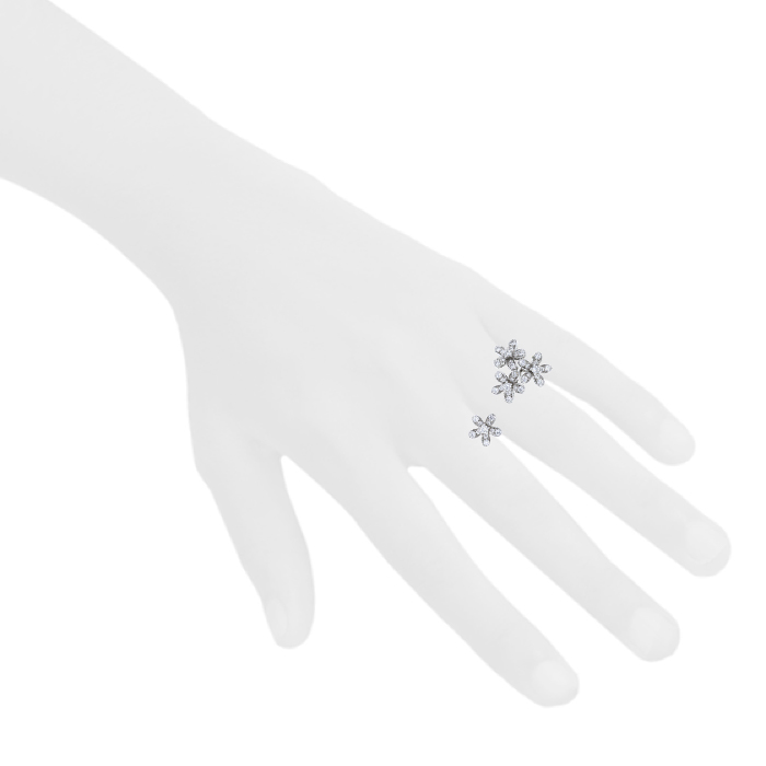 Anello Van Cleef & Arpels Socrate in oro bianco e diamanti - Detail D1