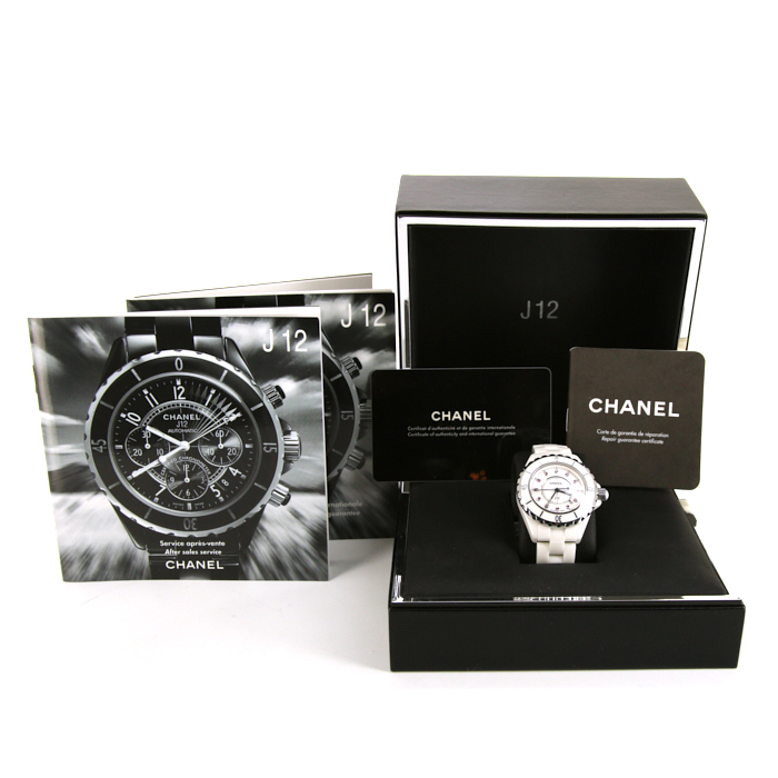 Chanel J12 watch in white ceramic Ref: J 12 Circa 2010 - Detail D2