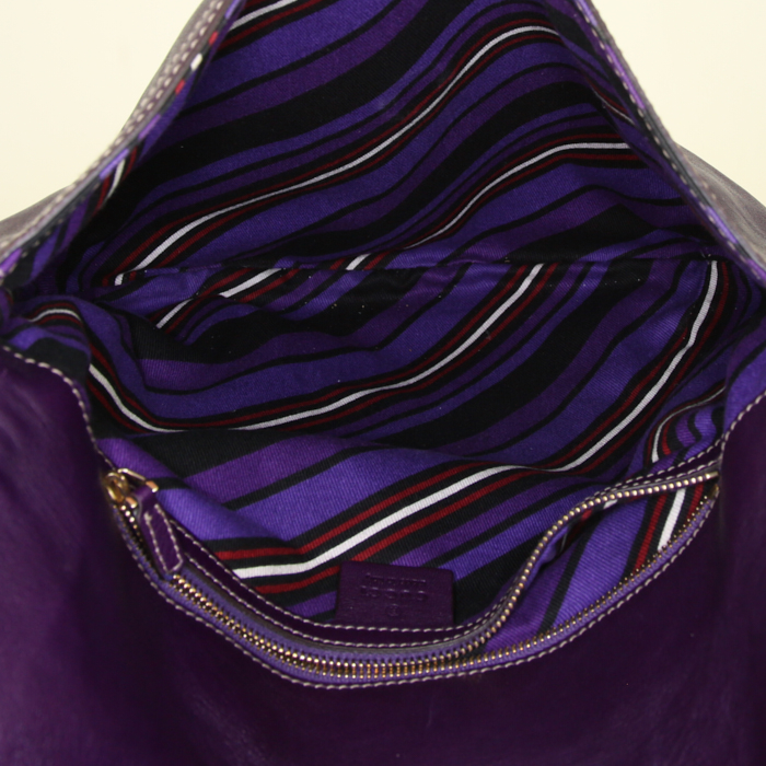 Sac porté épaule ou main Gucci Britt en cuir violet - Detail D2