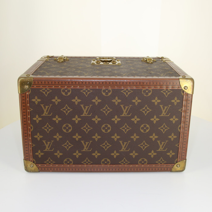 Vanity Louis Vuitton Boîte à Pharmacie en toile monogram marron et lozine - Detail D5
