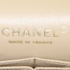 Sac à main Chanel Timeless en velours matelassé beige - Detail D3 thumbnail