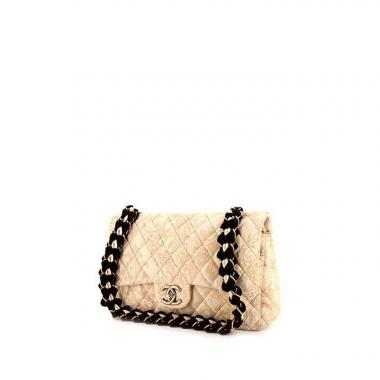 Bolso de mano Chanel Timeless Classic en terciopelo acolchado beige