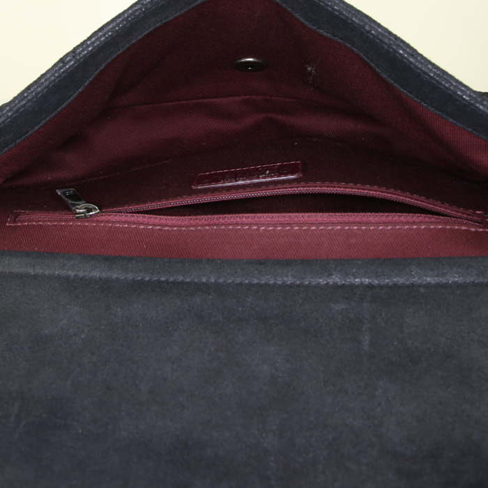 Chanel Timeless jumbo shoulder bag in black quilted leather - Detail D3