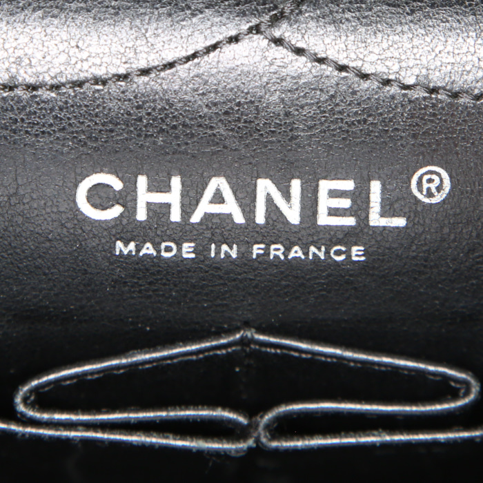 Chanel 2.55 handbag in black quilted leather - Detail D4