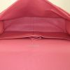 Bolso bandolera Chanel Timeless jumbo en cuero acolchado rosa - Detail D3 thumbnail