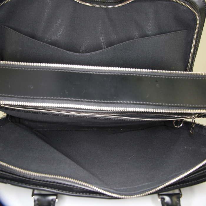 Louis Vuitton briefcase in black epi leather - Detail D3