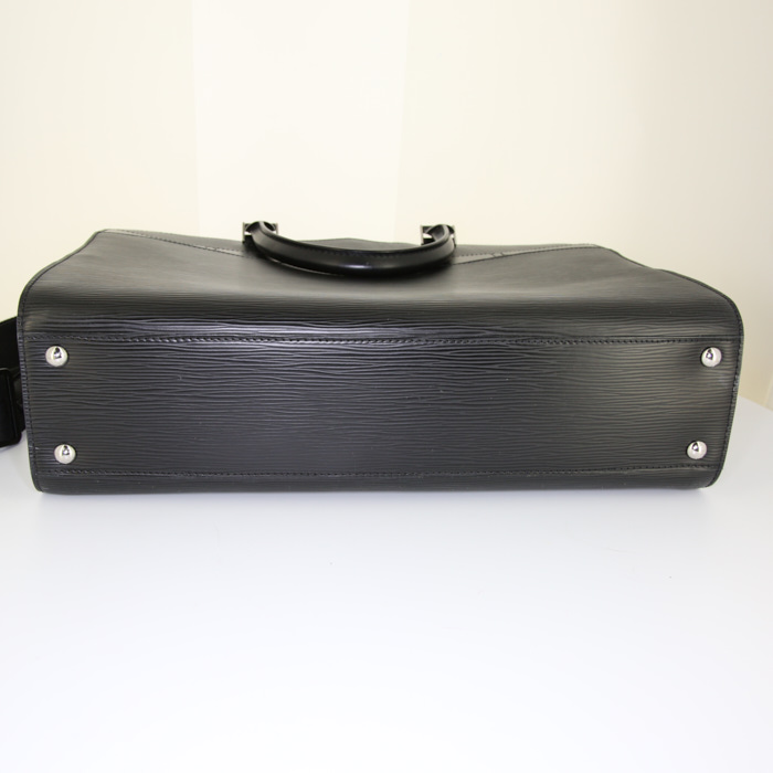 Louis Vuitton briefcase in black epi leather - Detail D5