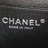 Chanel handbag/clutch in black quilted grained leather - Detail D3 thumbnail