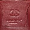 Bolso para llevar al hombro o en la mano Chanel Coco Cocoon en cuero acolchado negro - Detail D3 thumbnail