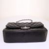 Chanel Timeless jumbo shoulder bag in black quilted leather - Detail D5 thumbnail