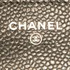 Borsa a tracolla Chanel Wallet on Chain in pelle martellata nera con motivo a spina di pesce - Detail D3 thumbnail
