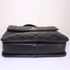 Bolso de mano Chanel Trendy CC en cuero liso negro - Detail D5 thumbnail