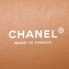 Chanel Timeless Maxi Jumbo handbag in beige quilted leather - Detail D4 thumbnail
