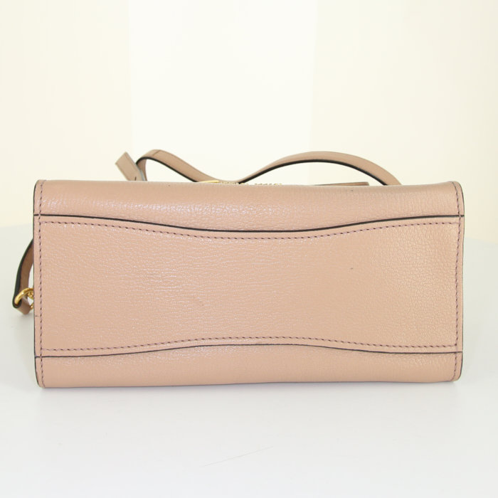 Bolso de mano Miu Miu en cuero beige rosado - Detail D6