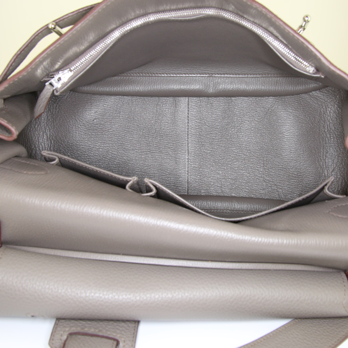 Sac bandoulière Hermès Jypsiere 34 cm grand modèle en cuir togo gris - Detail D2