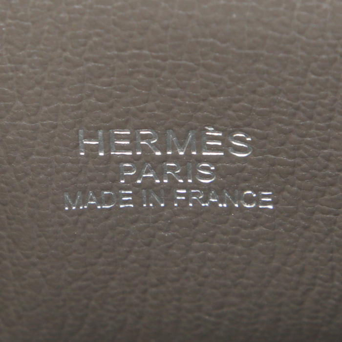 Borsa a tracolla Hermès Jypsiere 34 cm modello grande in pelle togo grigia - Detail D3