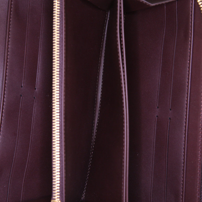 Louis Vuitton Zippy wallet in burgundy monogram patent leather - Detail D2