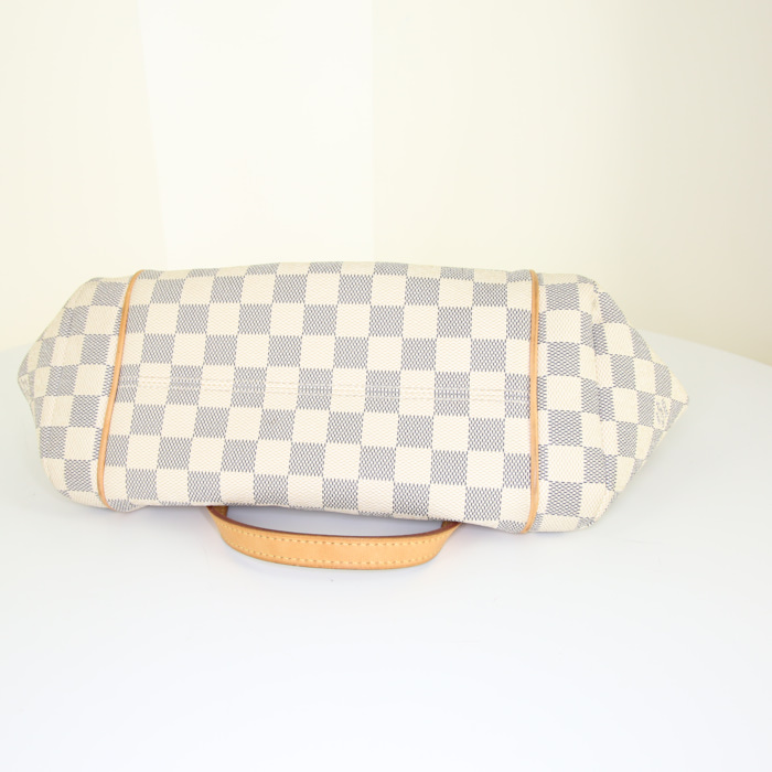 Louis Vuitton Totally handbag in azur damier canvas and natural leather - Detail D4
