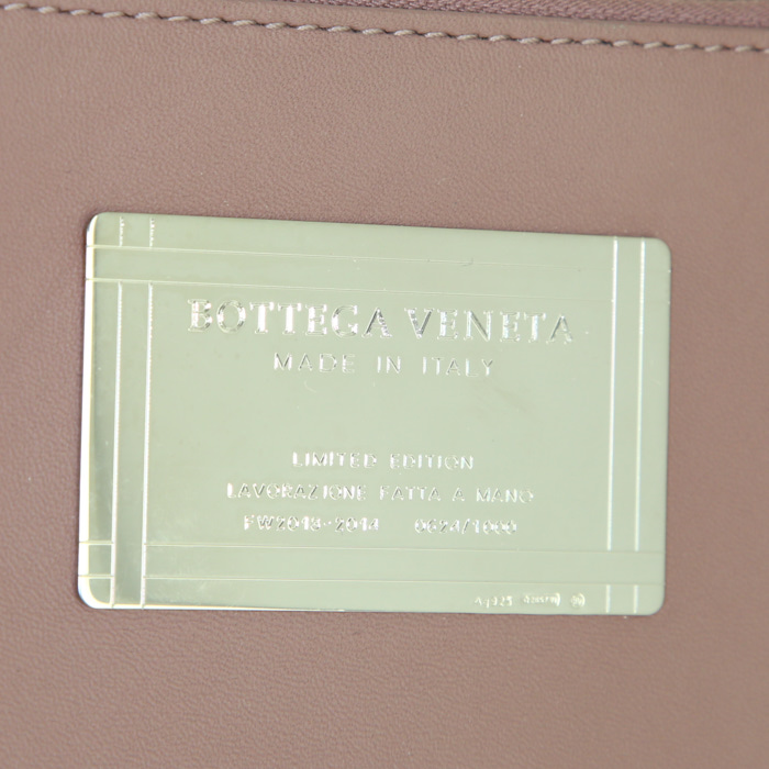 Bolso Cabás Bottega Veneta modelo grande en cuero trenzado rosa - Detail D3