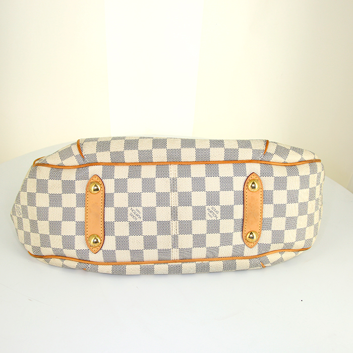 Bolso de mano Louis Vuitton Galliera modelo mediano en lona a cuadros azul celeste y cuero natural - Detail D4