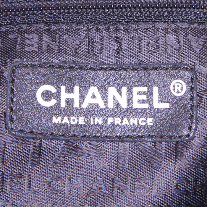 Sac porté épaule ou main Chanel Editions Limitées en fourrure marron et tweed violet - Detail D4