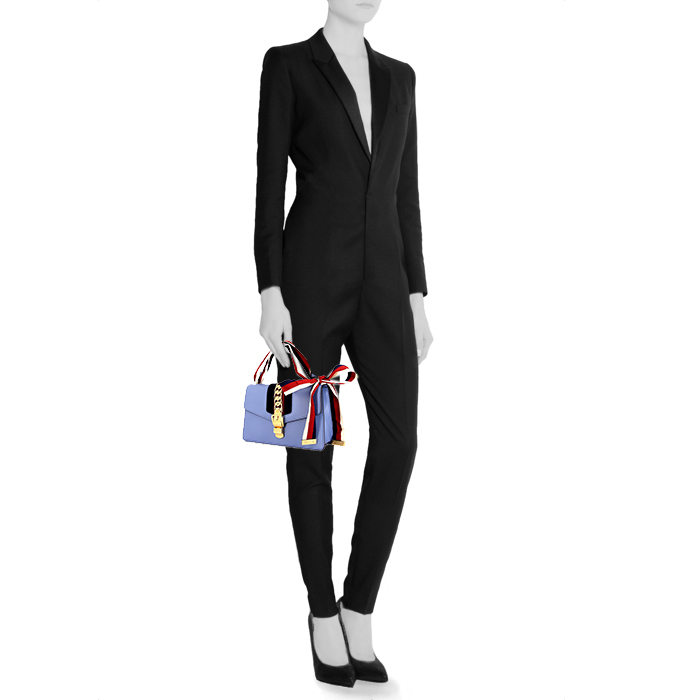 Bolso de mano Gucci Sylvie modelo pequeño en cuero azul - Detail D1
