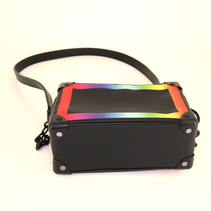 Malle Louis Vuitton Petite Malle en cuir noir et multicolore - Detail D4